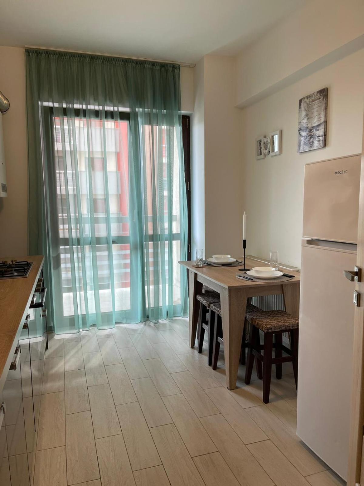 Urban Nest- Apartament Cu 2 Camere, Aproape De Iulius Mall 雅西 外观 照片