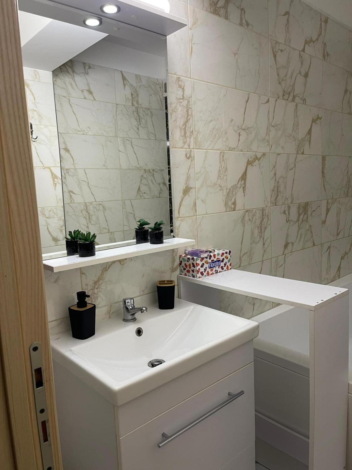 Urban Nest- Apartament Cu 2 Camere, Aproape De Iulius Mall 雅西 外观 照片