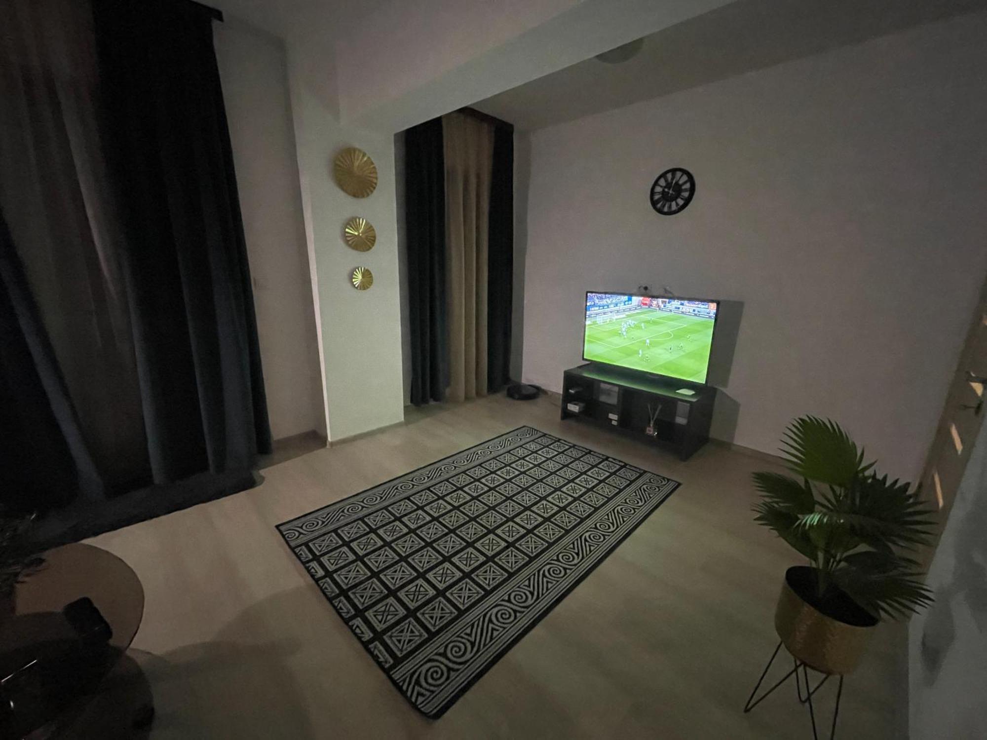 Urban Nest- Apartament Cu 2 Camere, Aproape De Iulius Mall 雅西 外观 照片